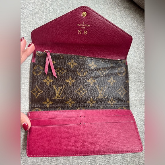 Louis Vuitton Wallet - Picture 3 of 5